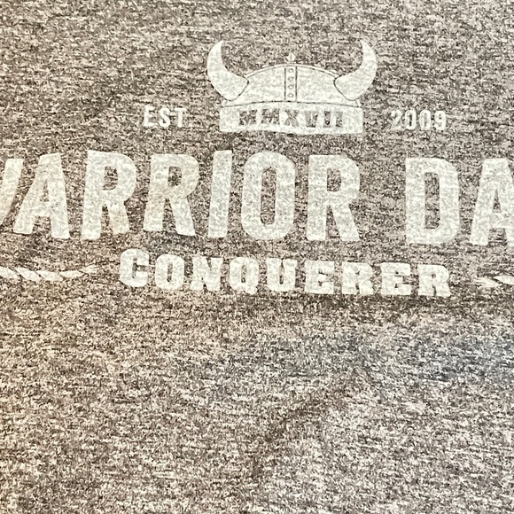 Warrior Dash Men’s Unisex CONQUERER Viking Helmet Graphic Gray T-Shirt L. - Picture 2 of 6